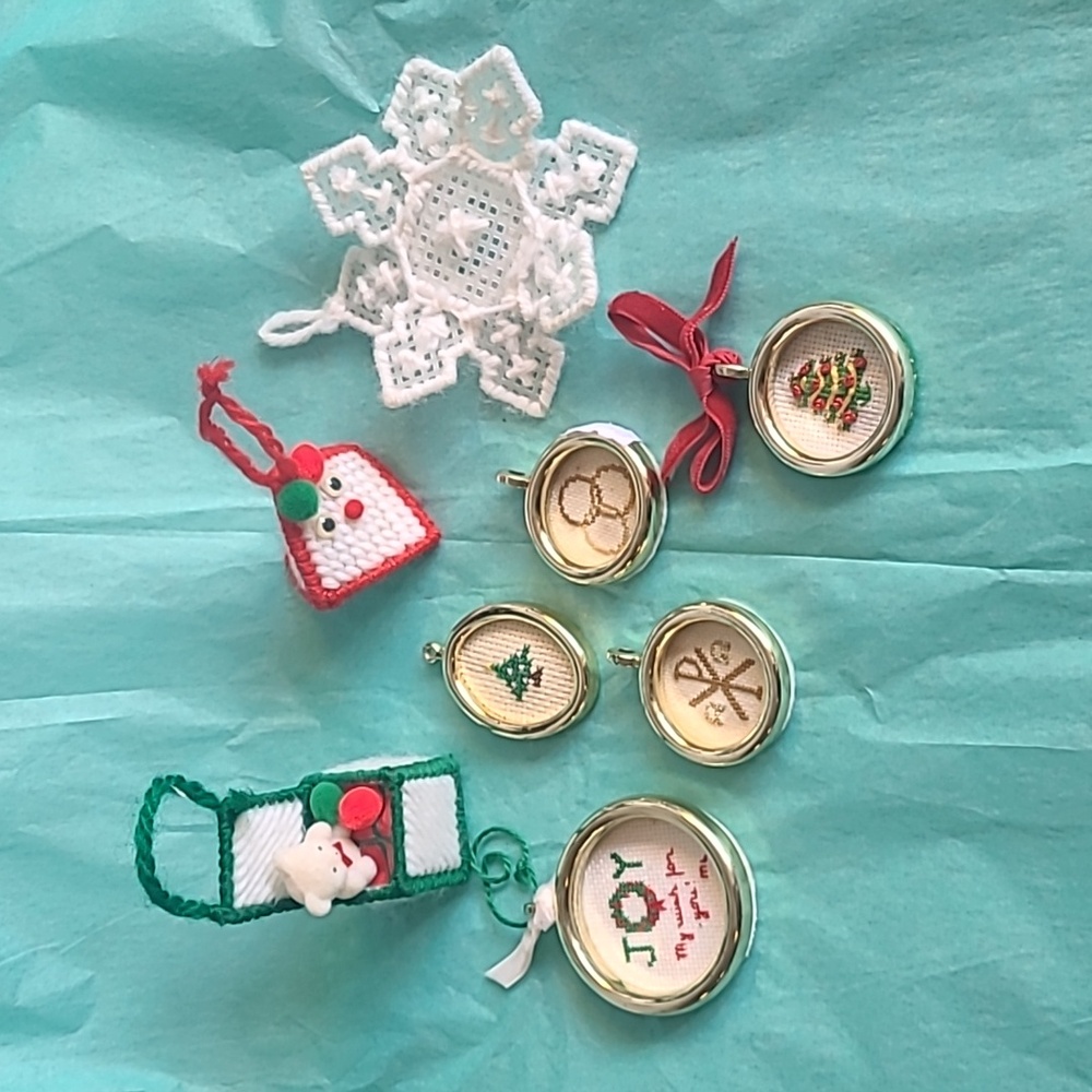 Vintage lot of 8 crossstitch Christmas ornaments snowflake bear Santa tree ++